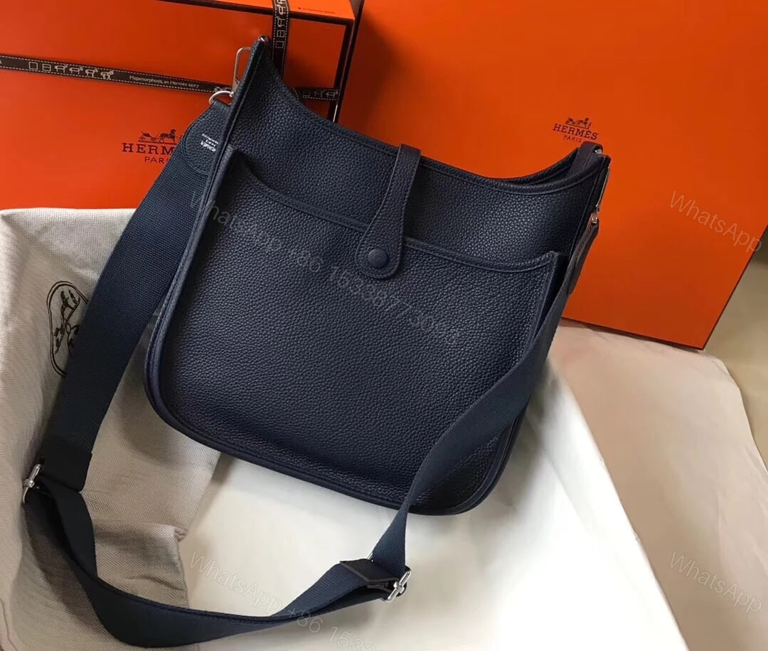 View 4 of HERMES CLEMENCE EVELYNE PM 30CM BLACK NOIR