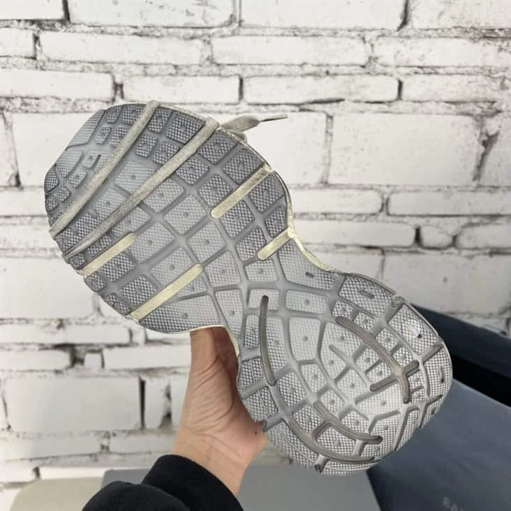 View 4 of BALENCIAGA MEN’S 3XL TRAINERS – BB214