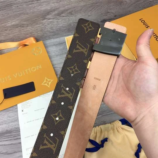 View 5 of LOUIS VUITTON LV INITIALES 40MM BELT – B135