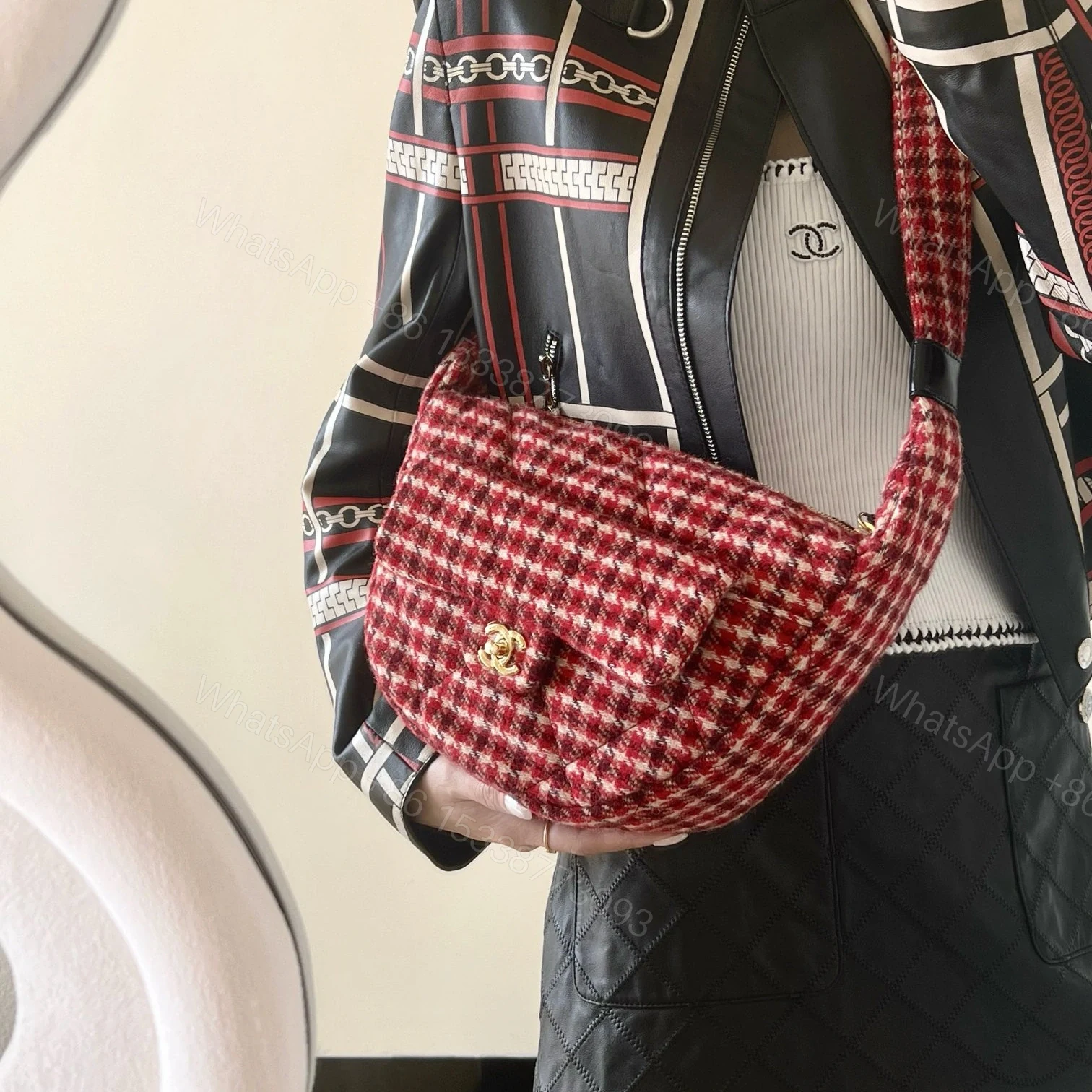 View 13 of 高仿Chanel*24N系列AS5052/Cocomeige Hobo半月包千鳥格免檢版