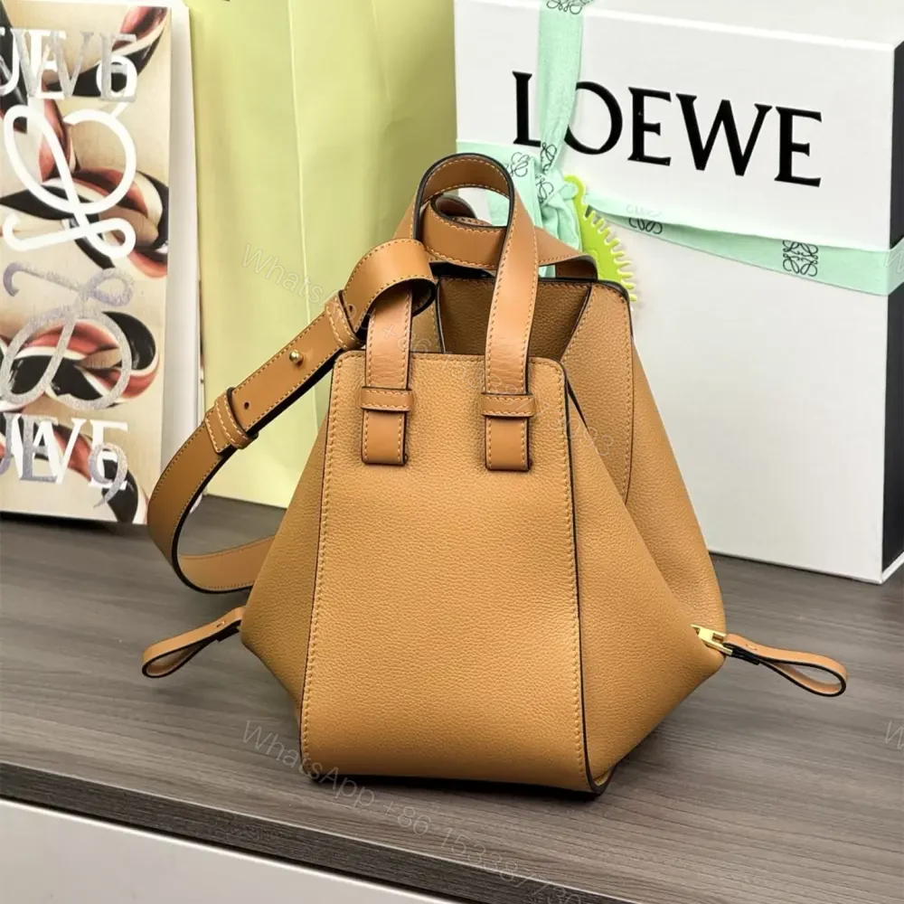 View 6 of 高仿Loewe*Hammock系列5542粒面小牛皮吊床手袋焦糖色小號免檢版