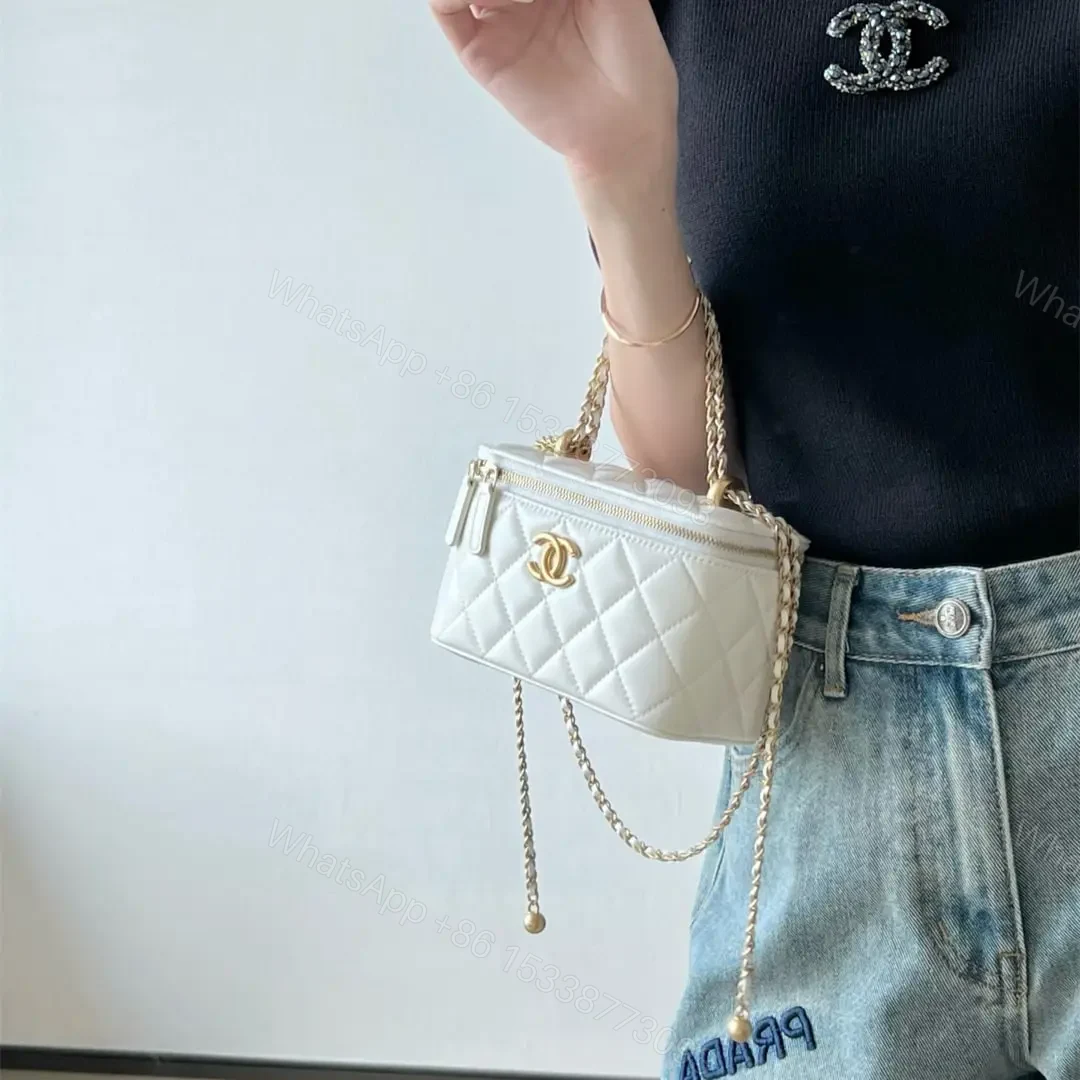 View 18 of 高仿Chanel*24C系列AP3651雙珠鏈條盒子包白色免檢版