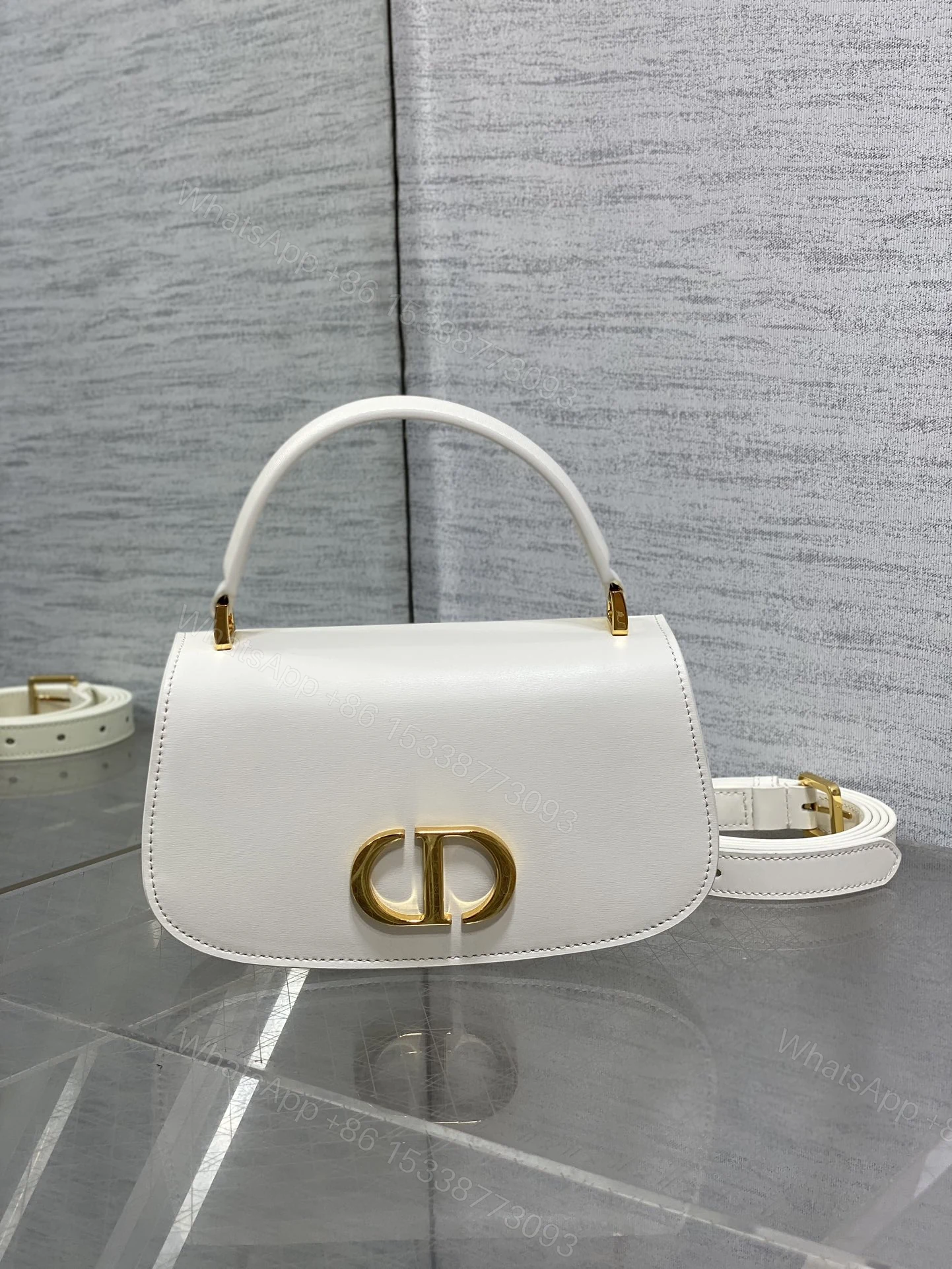 Dior高仿女款白色手提小包光澤皮革金扣優雅氣質 — view 1