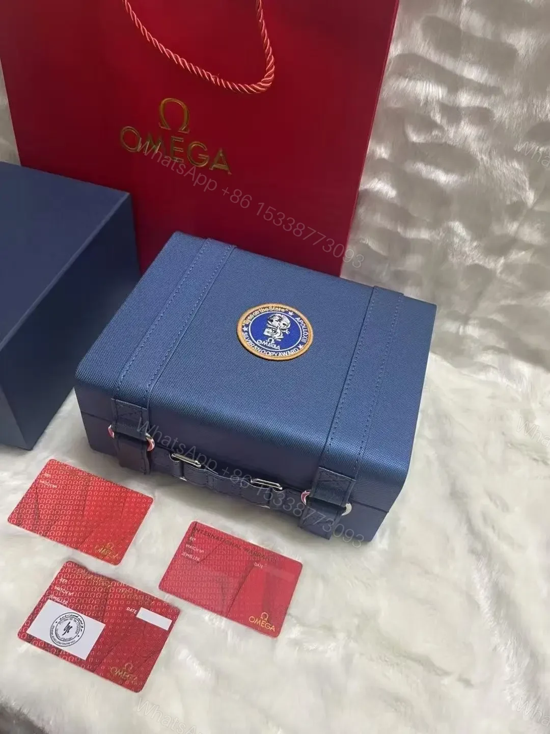 Omega Snoopy Replica Watch BoxWatch — view 1