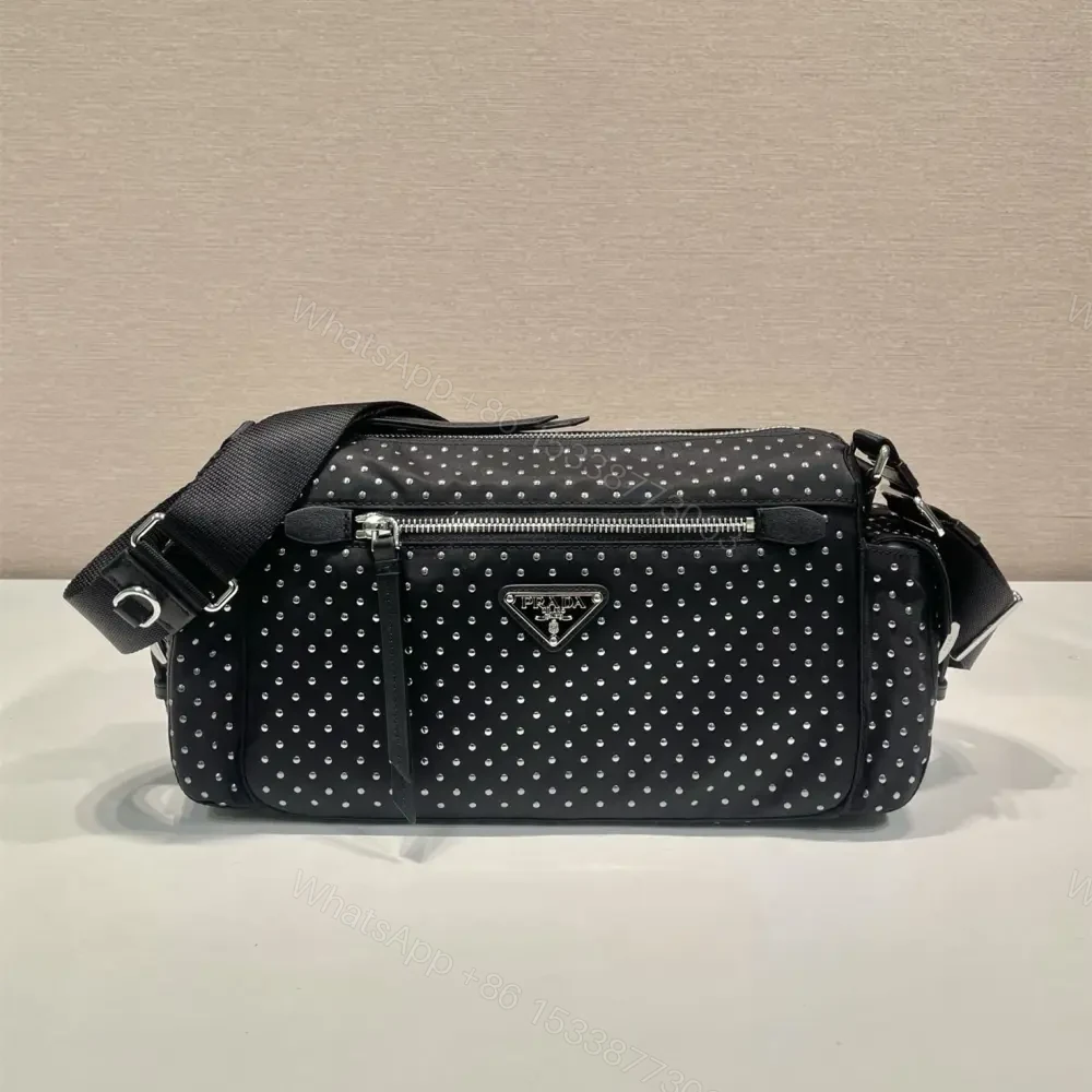高仿Prada*RE-Nylon系列1BC236鉚釘斜挎包黑色免檢版 — view 1