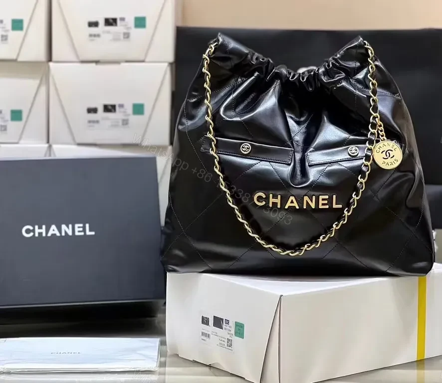 Chanel-Inspired Matte-Black Quilted Tote: Everyday Luxury — view 1