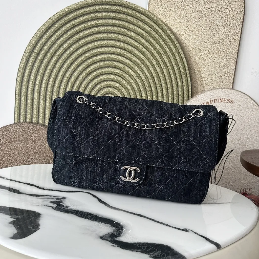 Denim-Texture Flap Crossbody: Modern Chic Statement Bag — view 1