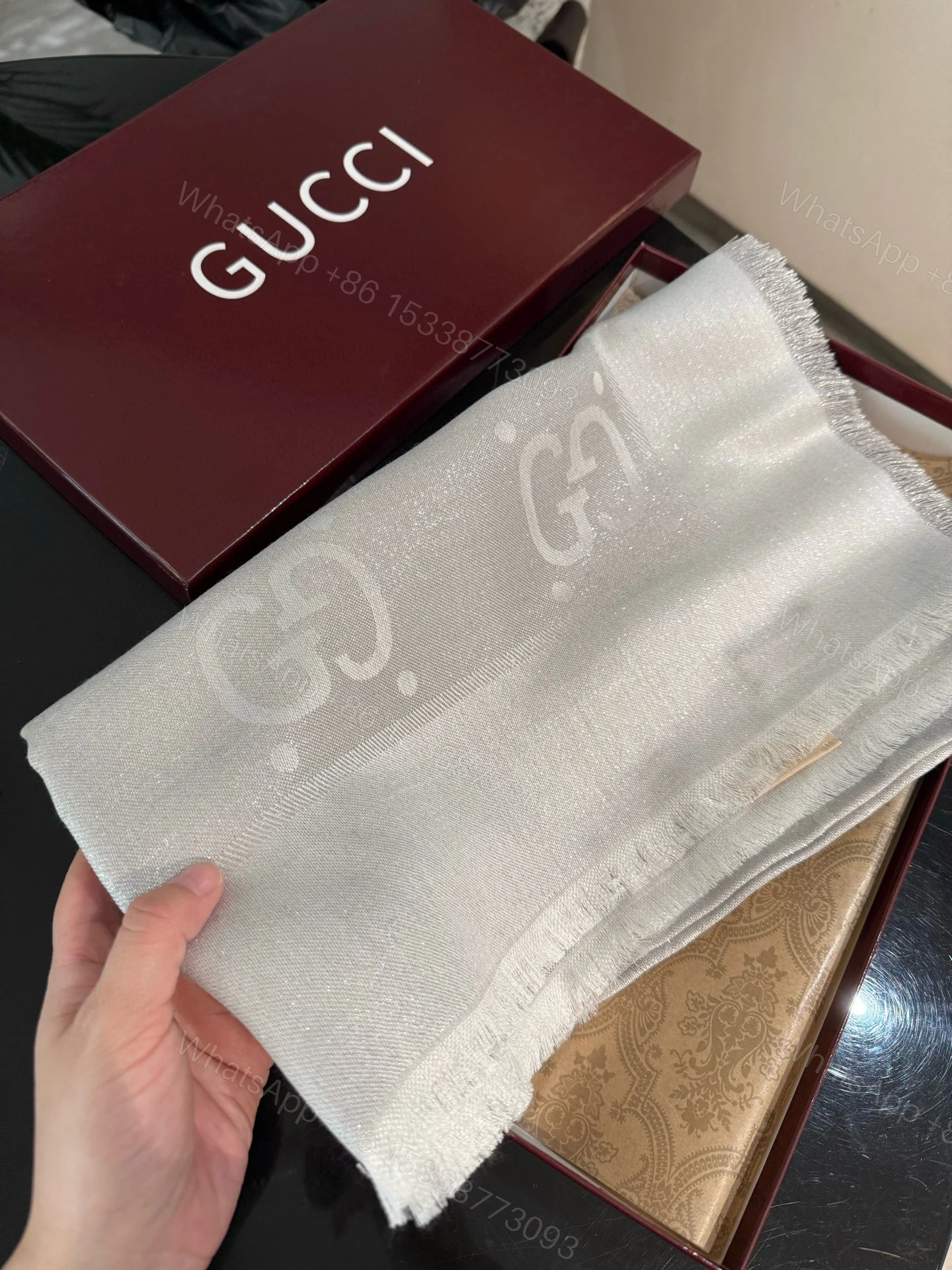 Gucci 原單銀灰雙G絲混圍巾 女款柔光感百搭質感款 — view 1