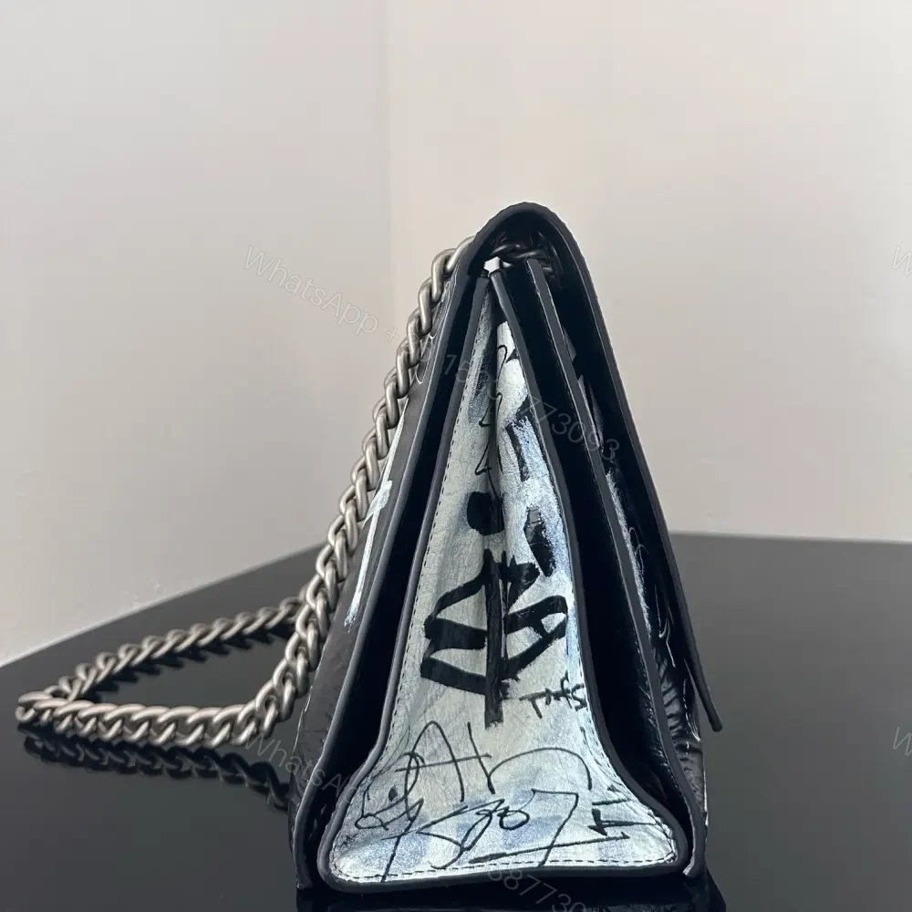 View 7 of 高仿BalenciagaCrush沙漏包黑色塗鴉S