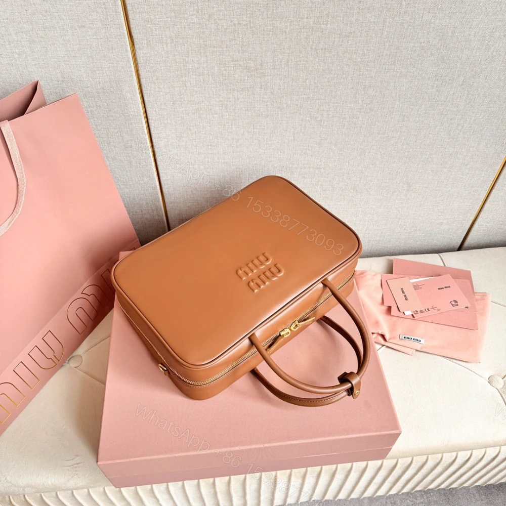 View 6 of 高仿miumiu*5BB17長肩帶公文包棕色免檢版