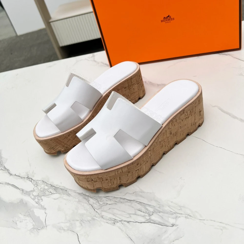 View 3 of HERMES EZE 30 SANDAL BLANC H251309Z 90400