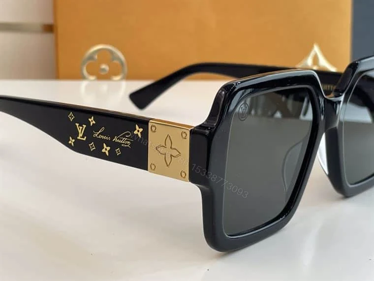 View 2 of LV SUNGLASSES – GLVT27