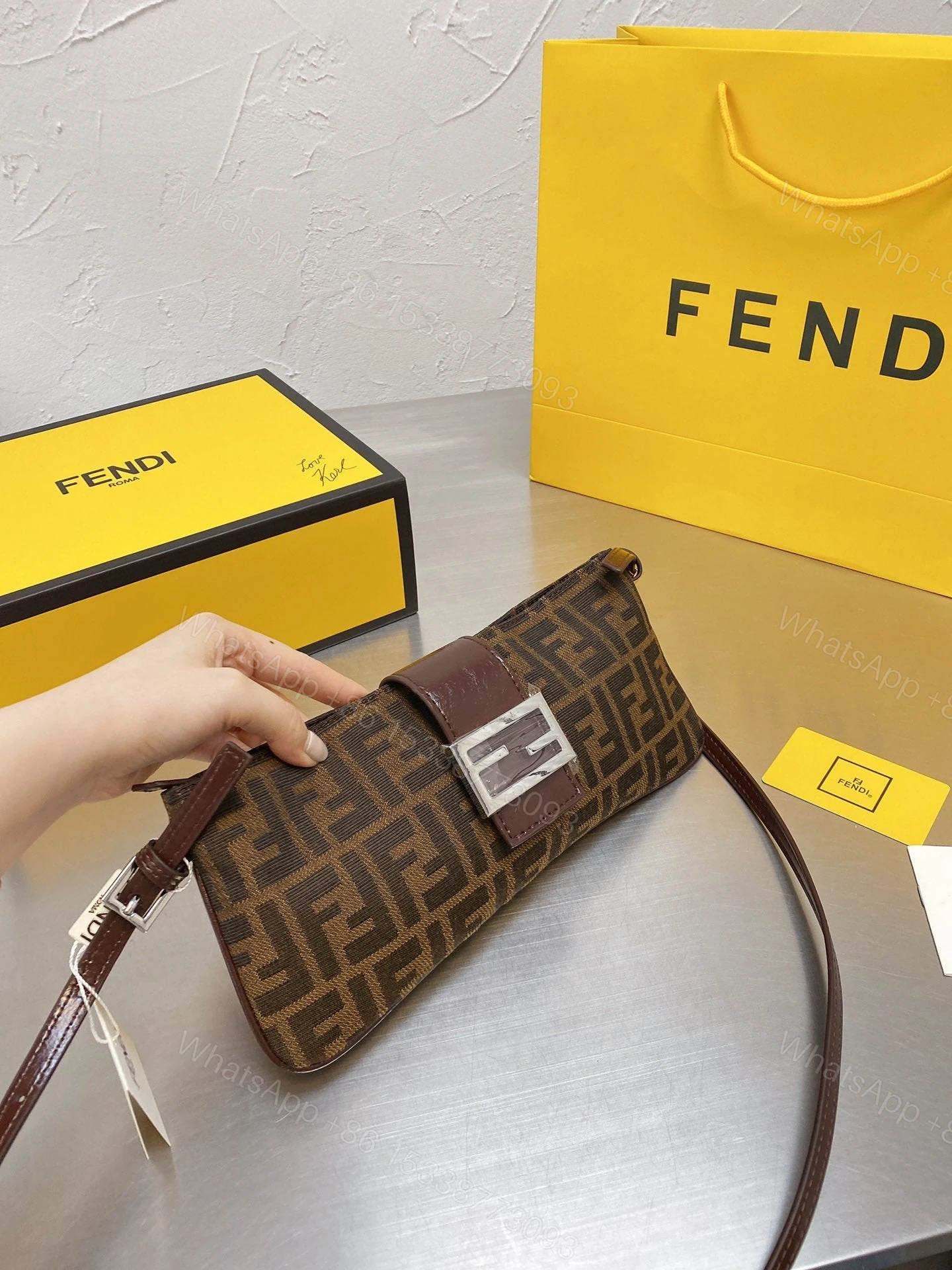 View 4 of Fendi Pre-Owned 1990-2000s Baguette shoulder bag