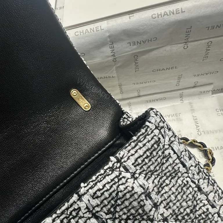 View 2 of Textured Chain-Detail Bag: Modern Luxury Everyday Sophistication