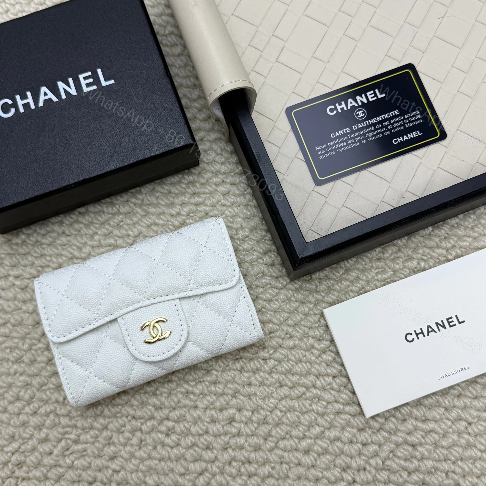 Chanel 高仿女士短夾 白色菱格紋經典款 簡約法式優雅風格 — view 1