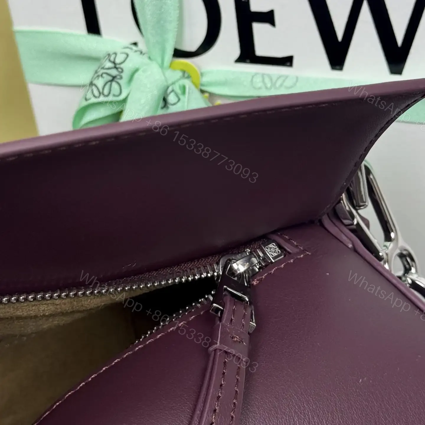 View 9 of 高仿Loewe*Puzzle系列7110小牛皮斜挎包勃艮第紅大號免檢版