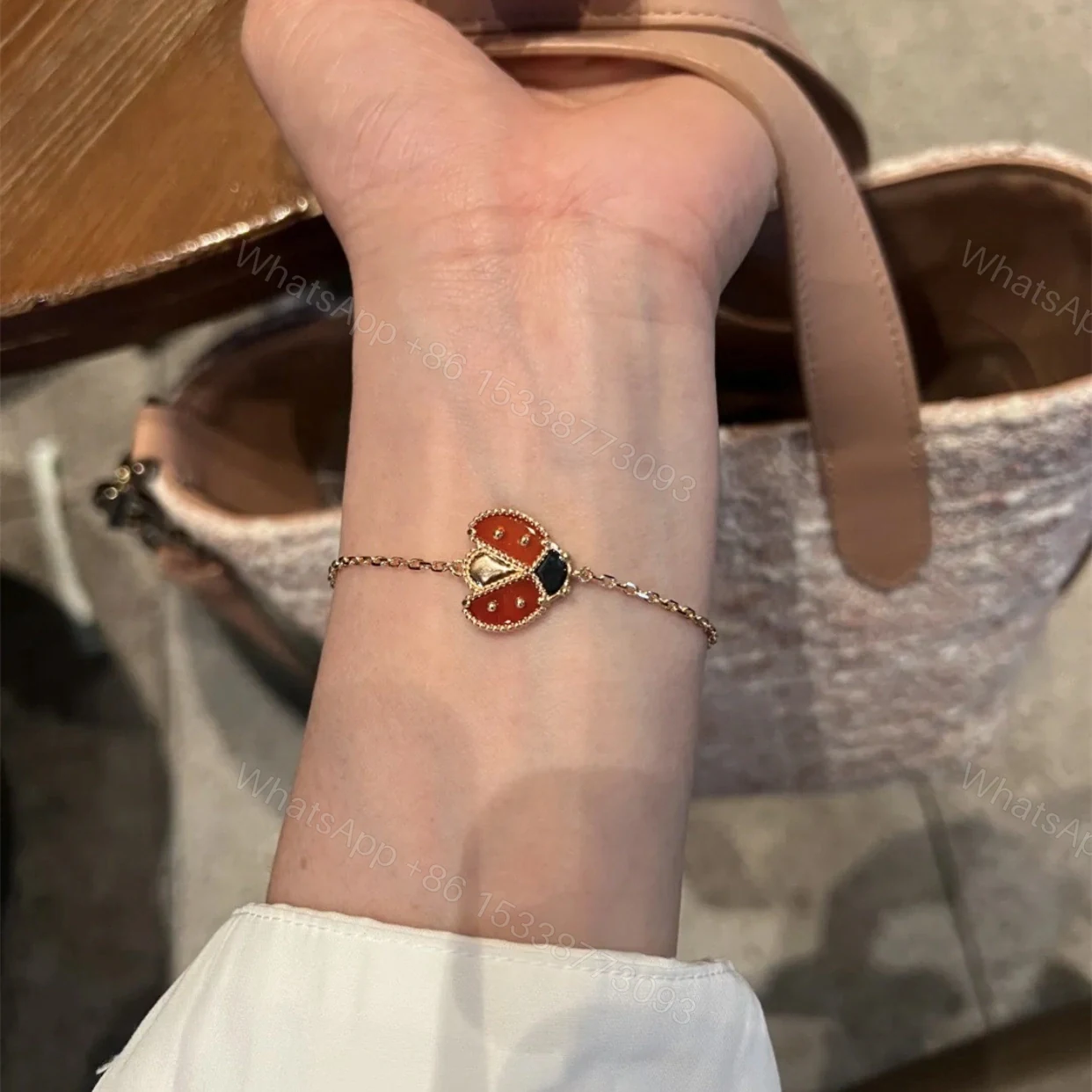 View 15 of 高仿首飾VanCleef&Arpels*RP7R100瓢蟲玫瑰金手鏈