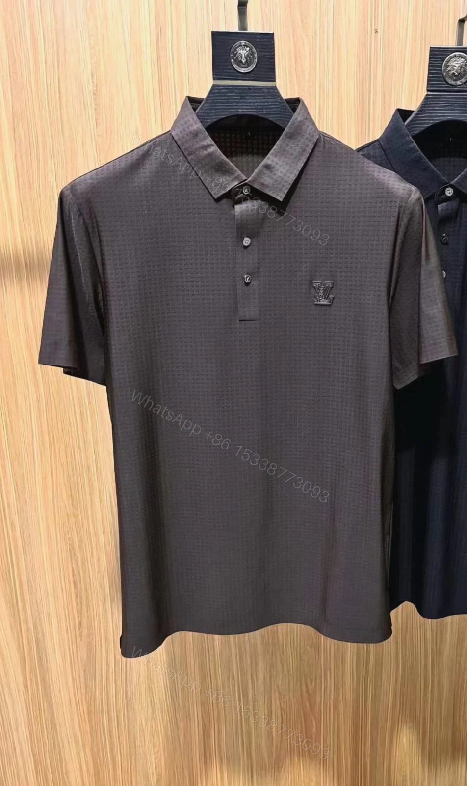 View 2 of FIRST COPY LOUIS VUITTON SEAMLESS FABRIC T-SHIRTS