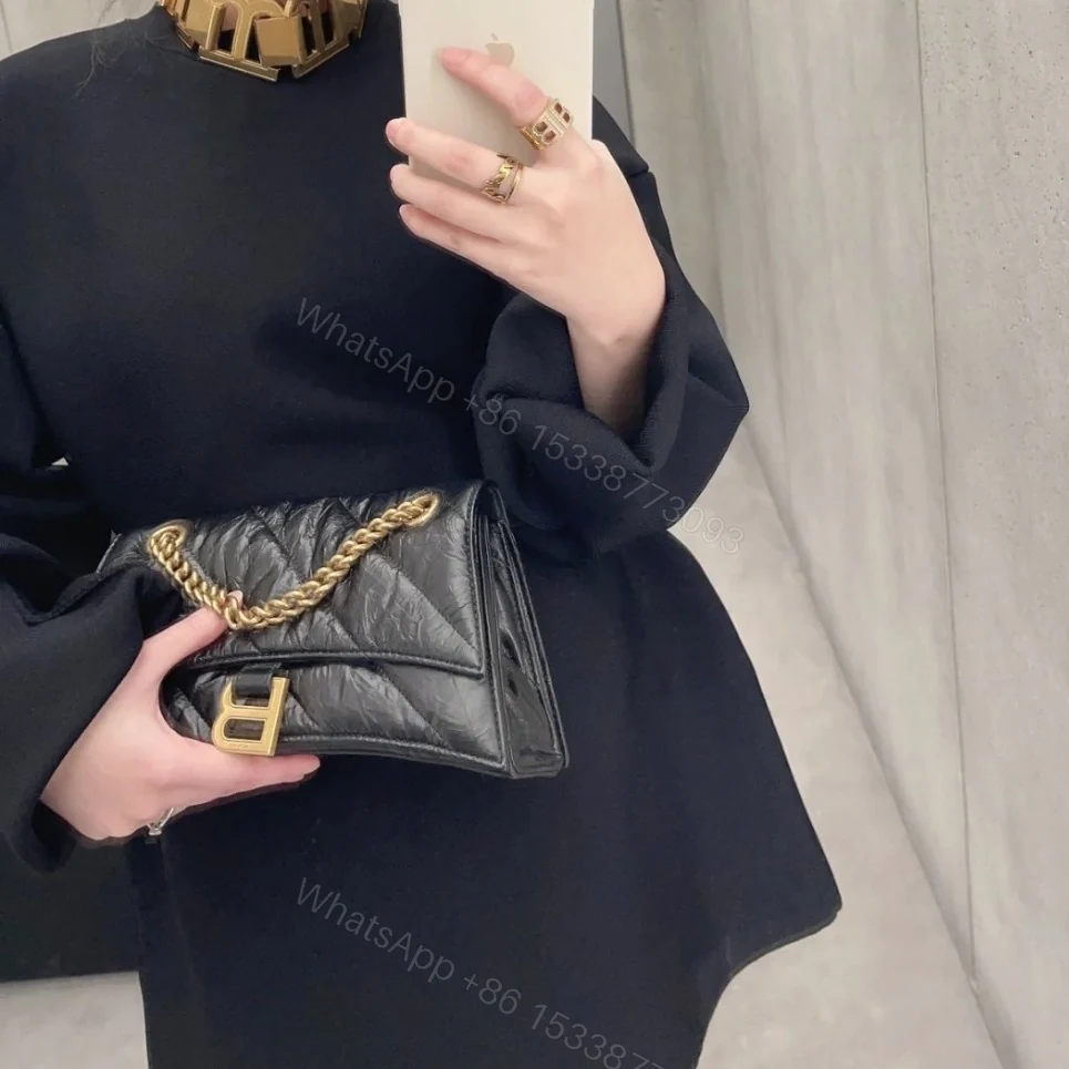 View 15 of 高仿BalenciagaCrush系列鏈條包黑金S