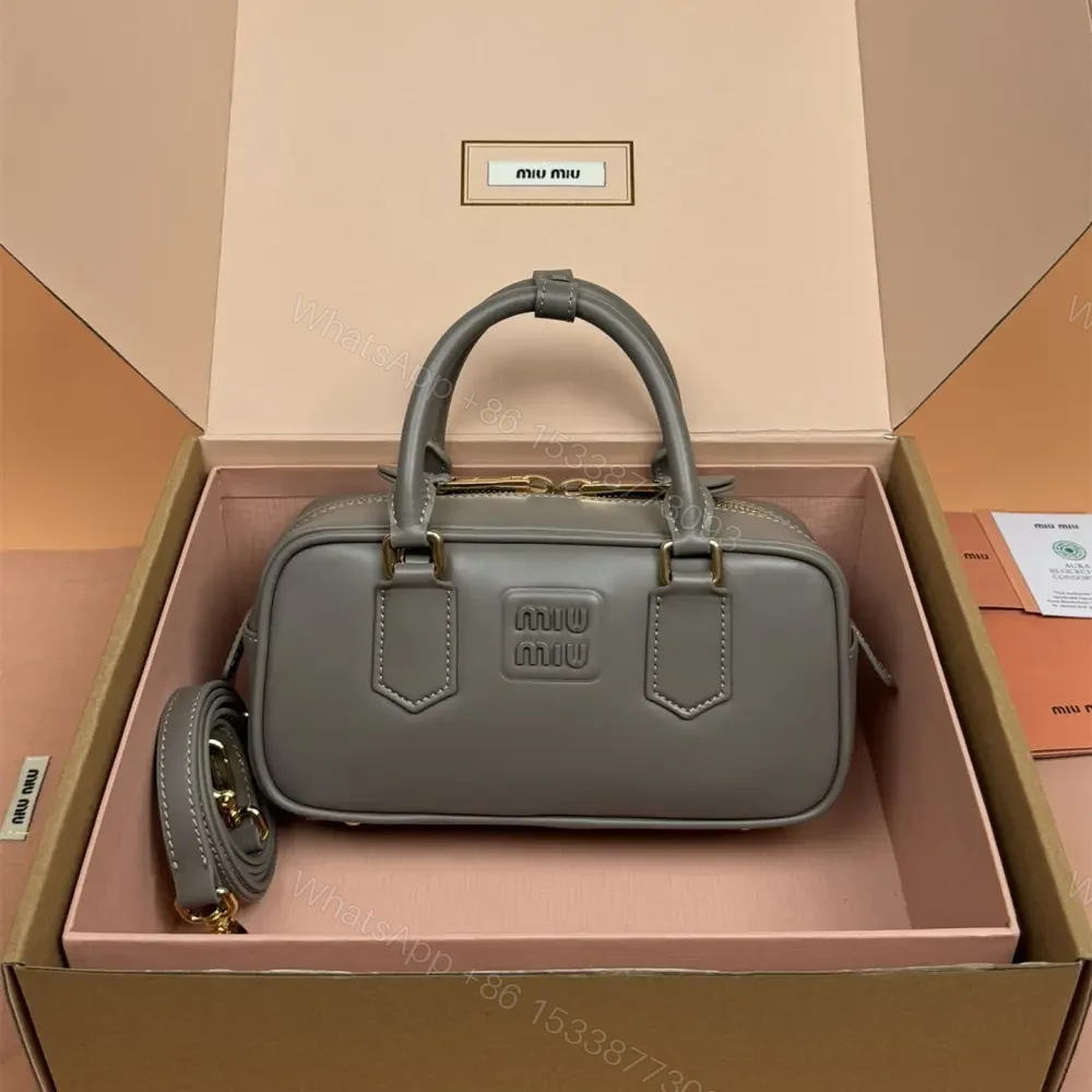 高仿miumiu*Arcadie系列5BB142小牛皮斜挎包灰色免檢版 — view 1