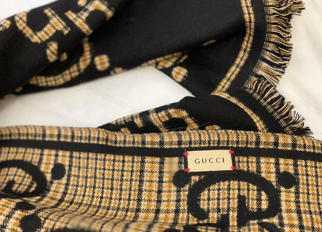 View 4 of EN – Luxury GCI Scarf 002