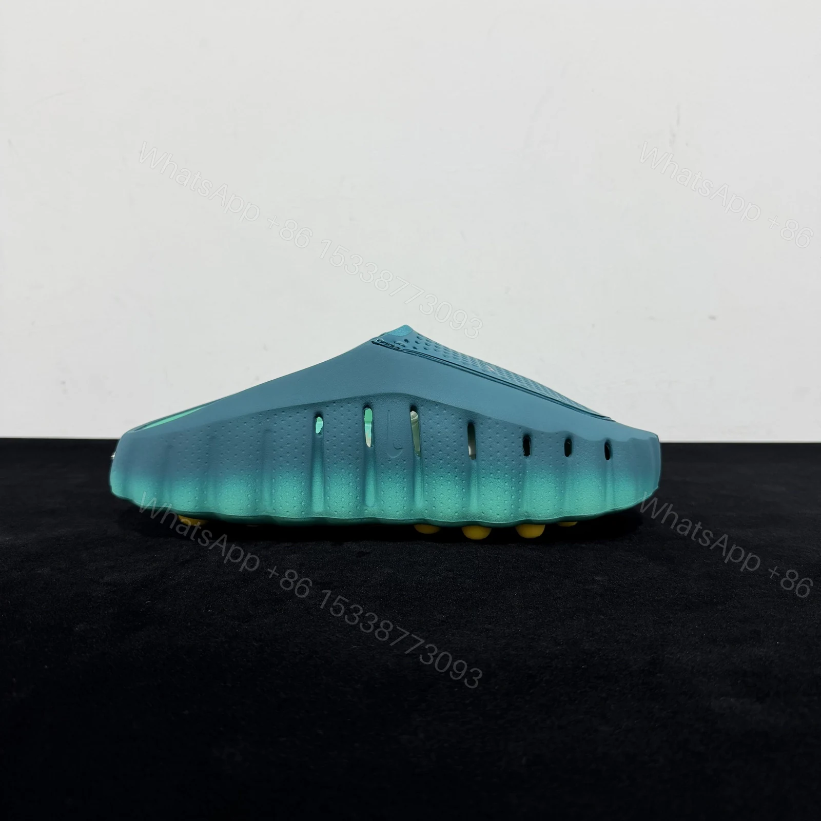 View 2 of Mind 001 Slide Geode Teal Light Menta