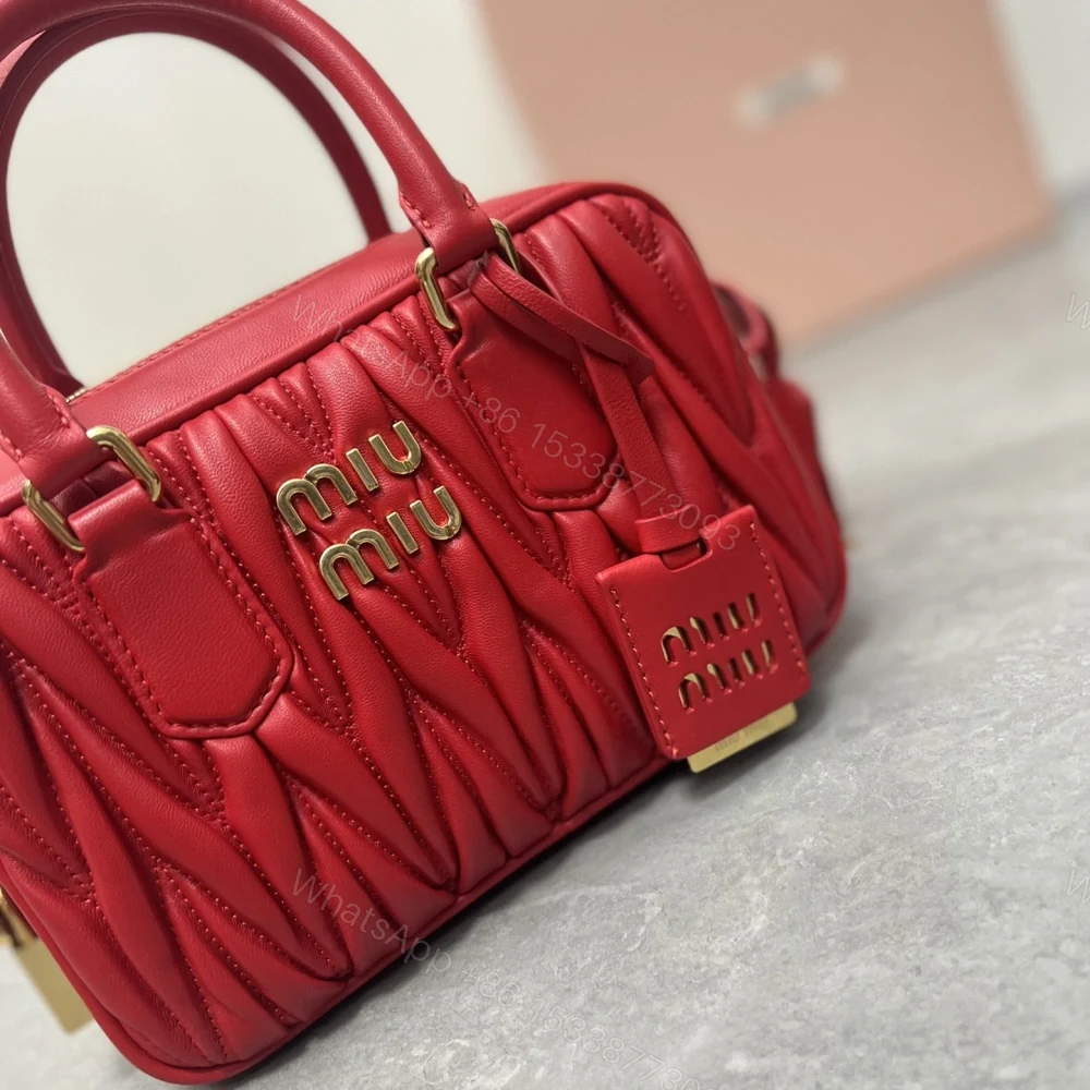 View 7 of 高仿miumiu繆繆TooPretty系列5BB123保齡球手袋紅色