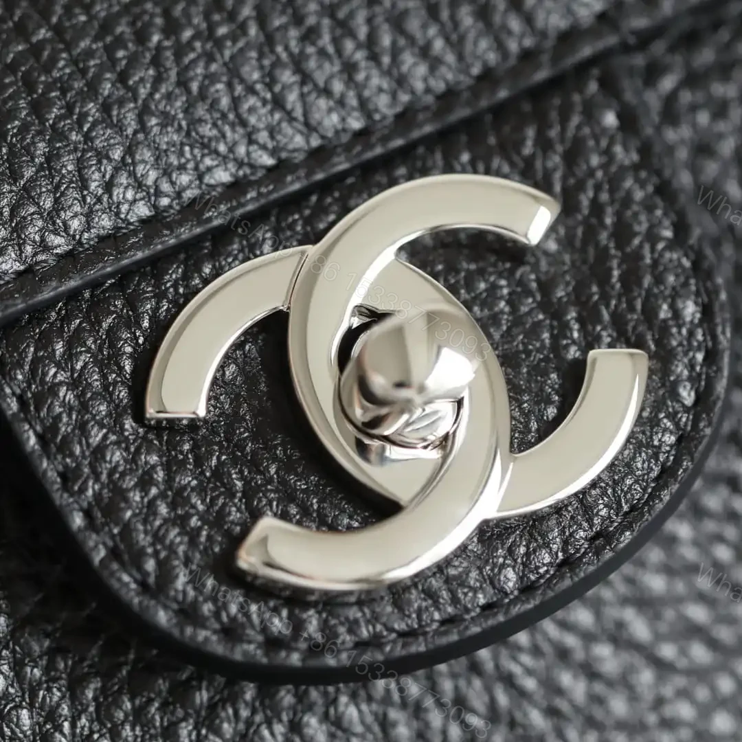 View 12 of 高仿Chanel*26S系列AS6231粒面小牛皮翻蓋包黑色大號免檢版