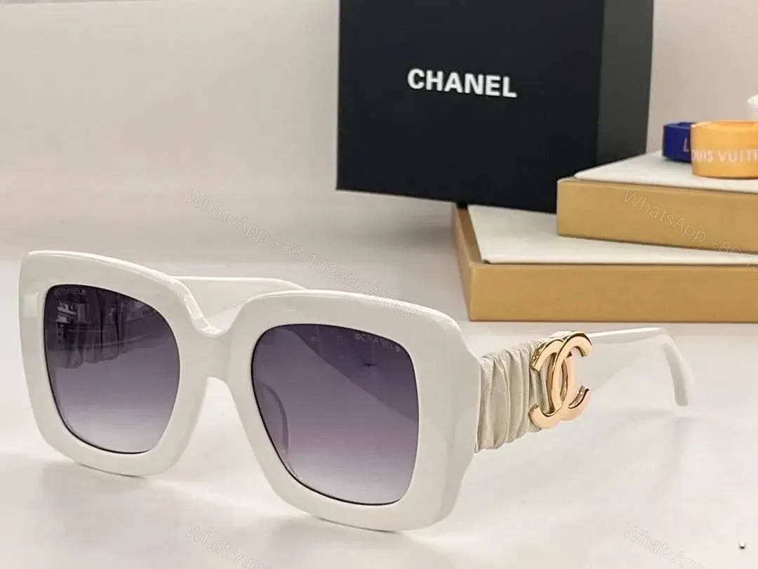 CHANEL — view 1