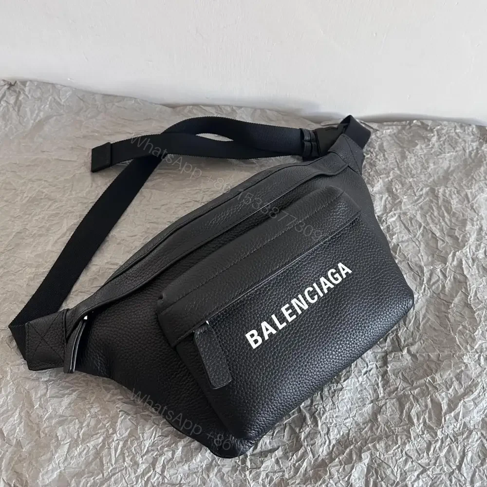 View 3 of 高仿Balenciaga男士小牛皮腰包