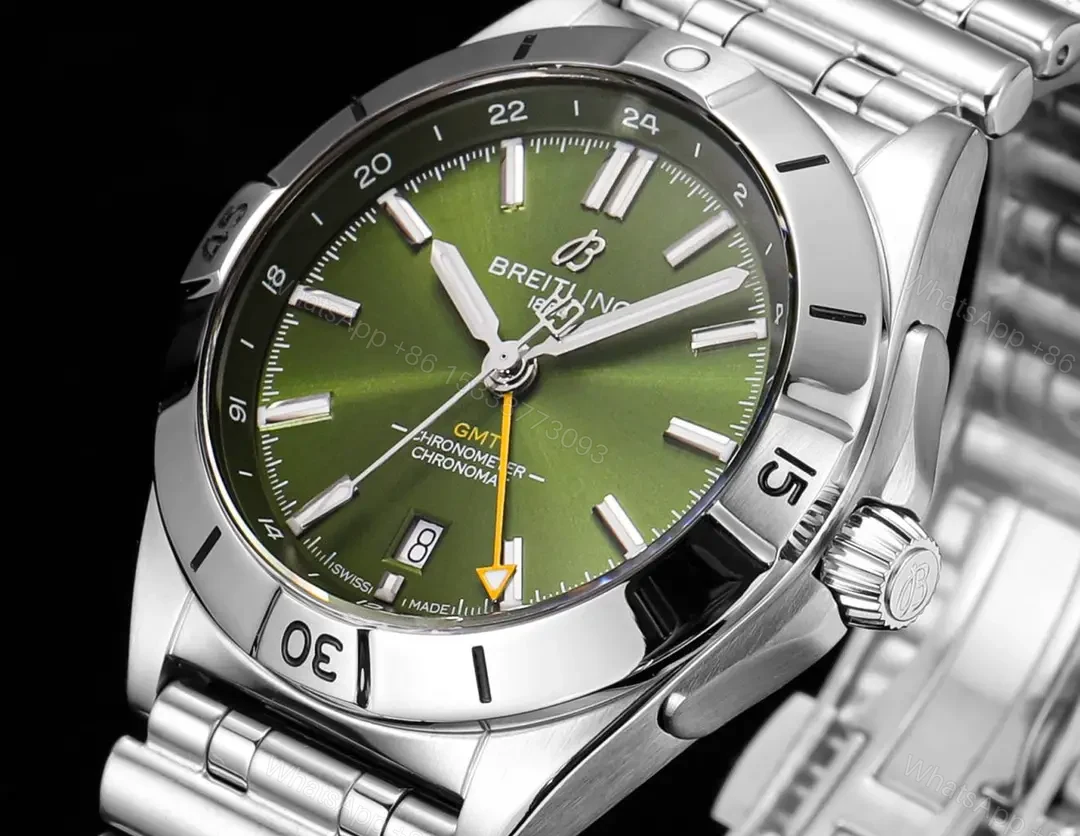 View 3 of Breitling Chronomat B31 40 Stainless Steel Green Dial Rouleaux AB3114101L1A1