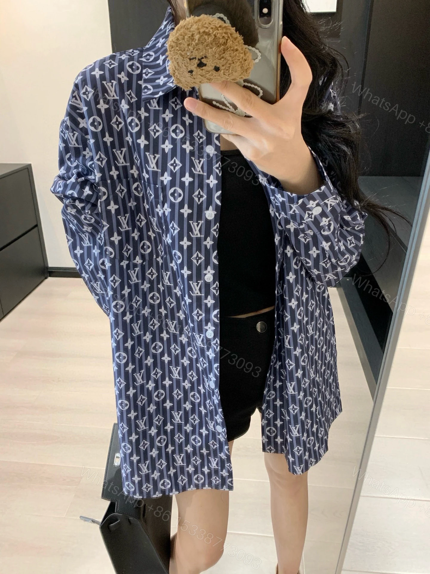 LV 原單藍白滿印襯衫 女士寬鬆時尚休閒款 — view 1