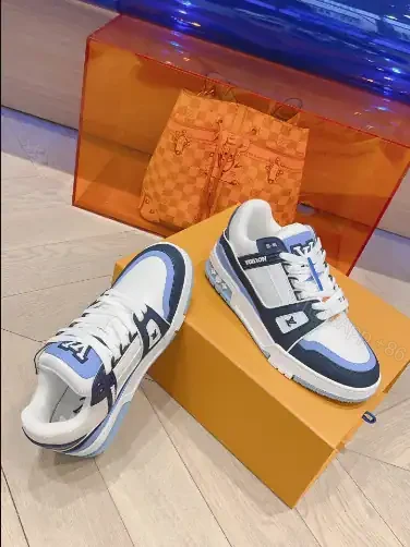 View 5 of LOUIS VUITTON TRAINER SNEAKERS IN WHITE AND BLUE – LSVT330