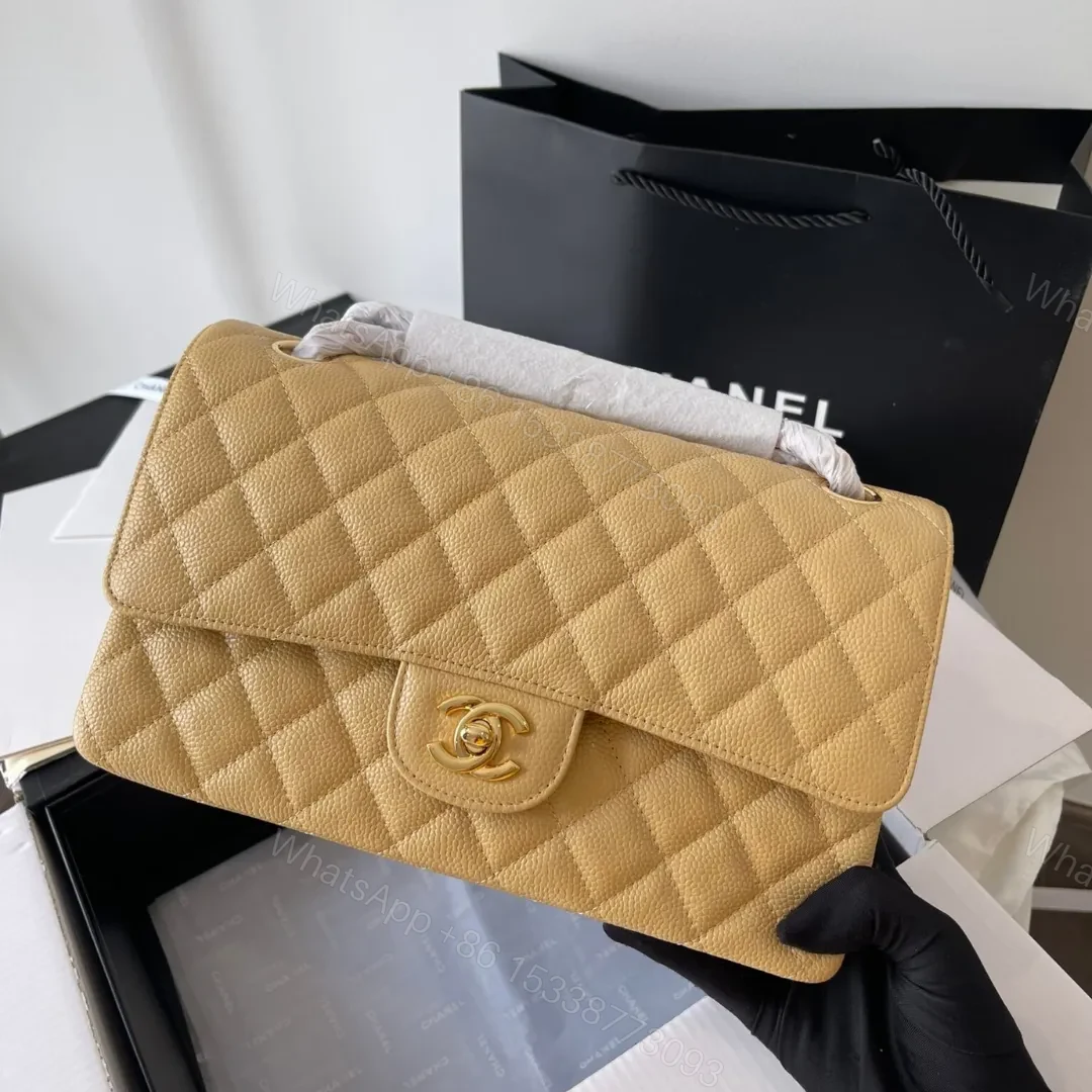 Chanel Medium Classic Hangdbags Cowhide Yellow 25.5cm — view 1