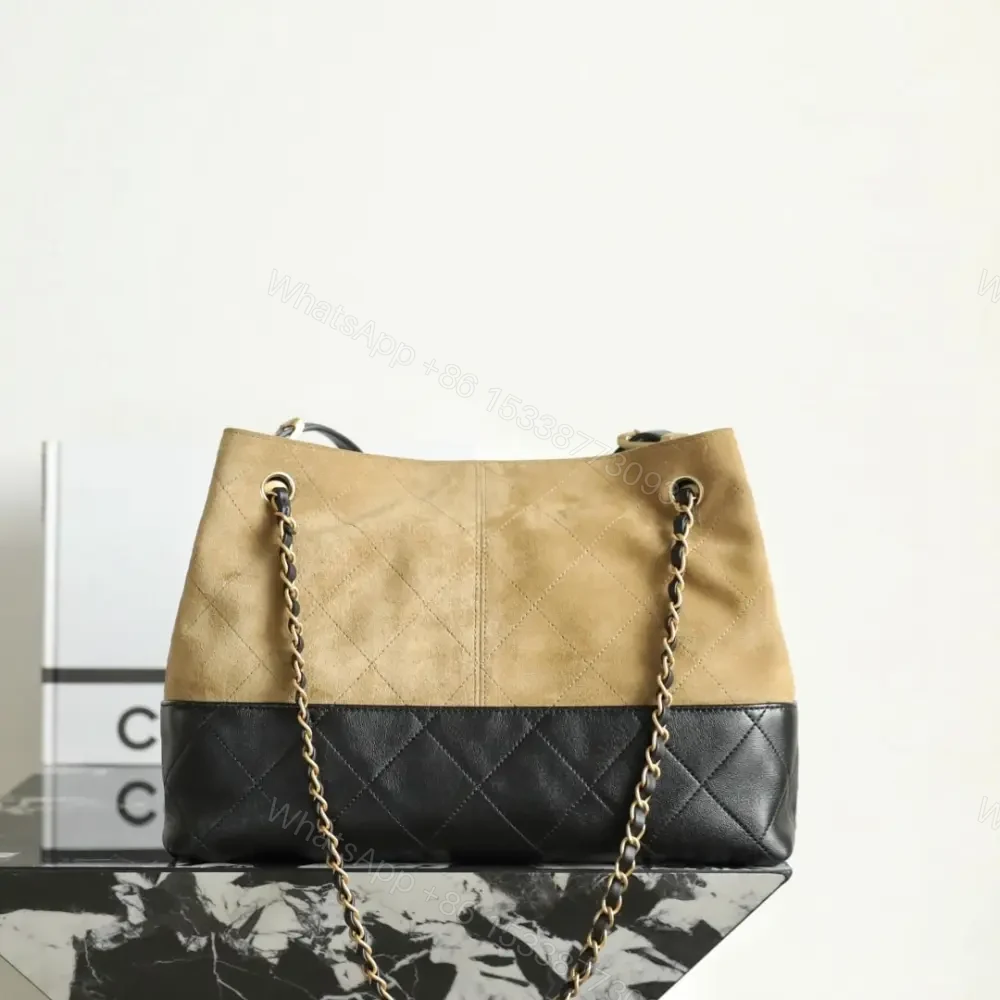 View 2 of 高仿Chanel*25A系列AS5634麂皮拼小羊皮單肩包小號免檢版