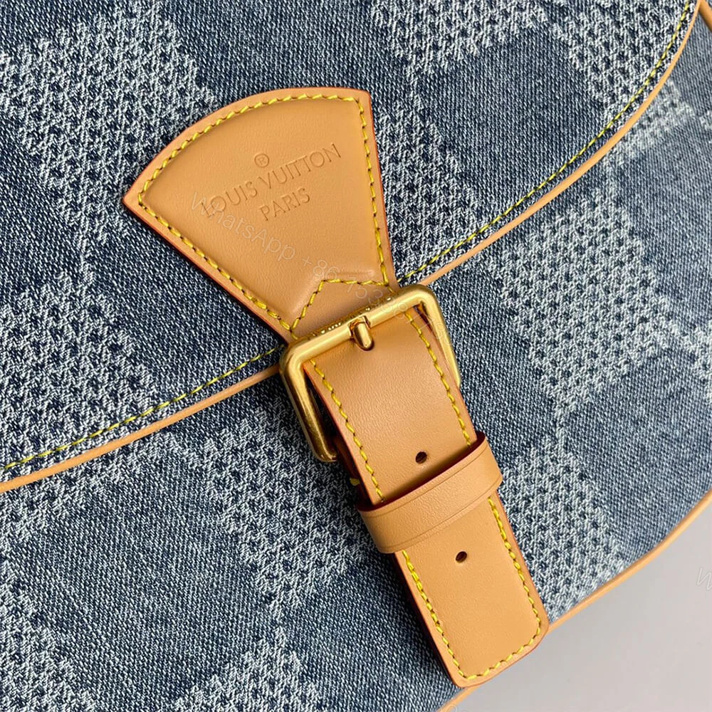 View 6 of LV Bolsa Messenger Montsouris MM