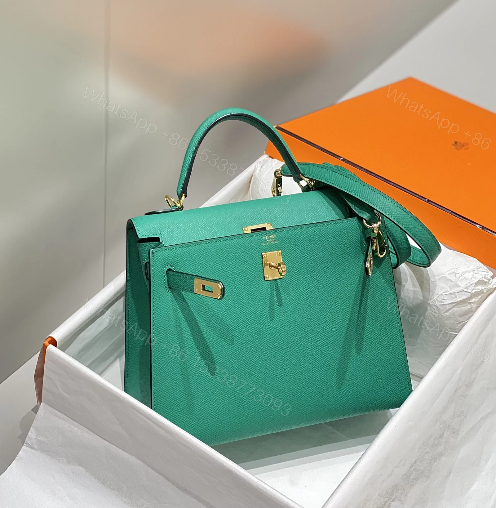 View 2 of KELLY 25CM IN VERT VERTIGO EPSOM GOLD HARDWARE