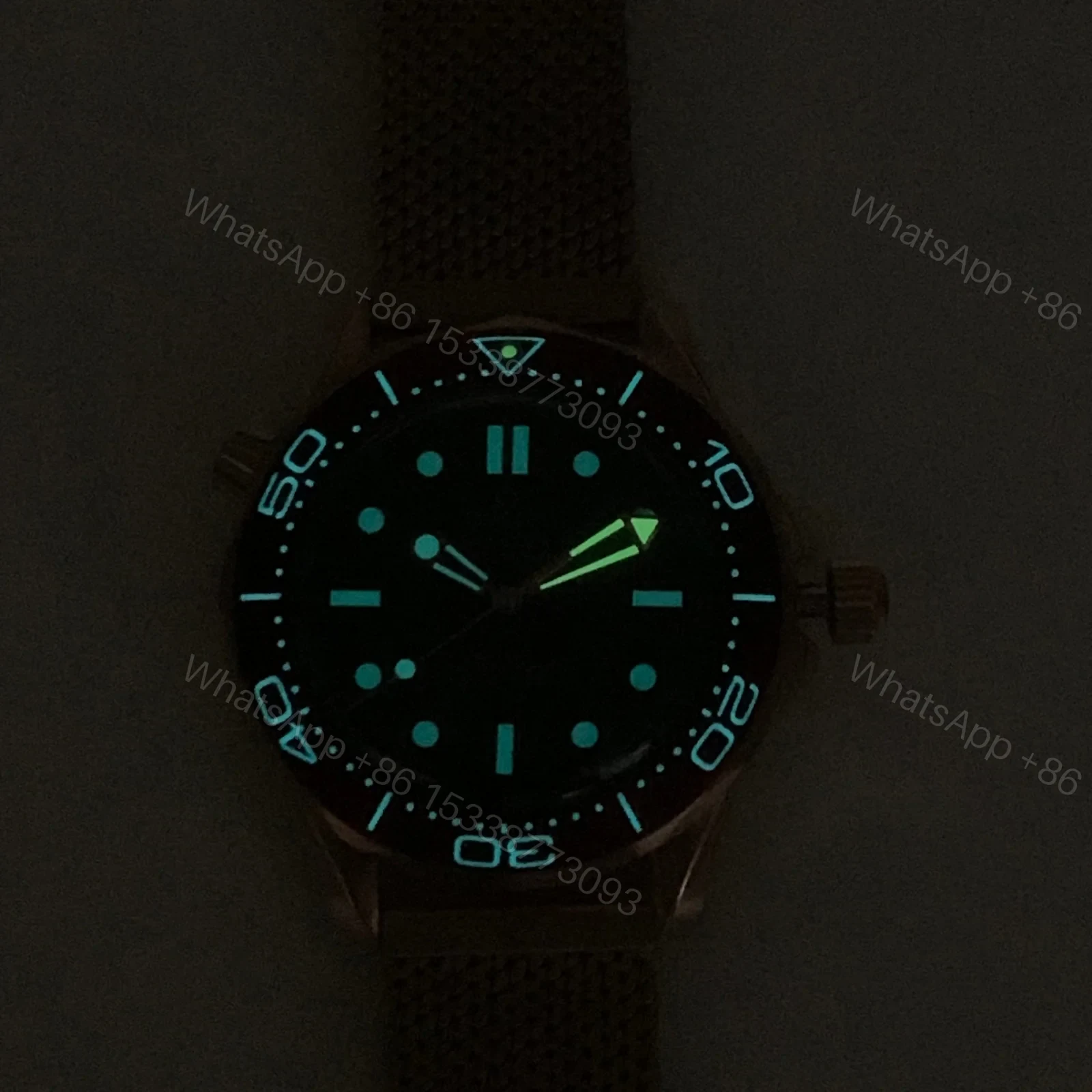 View 9 of Omega Seamaster Diver 300M Master Co-Axial 42 Bronze Gold Black Bracelet 210.90.42.20.01.003