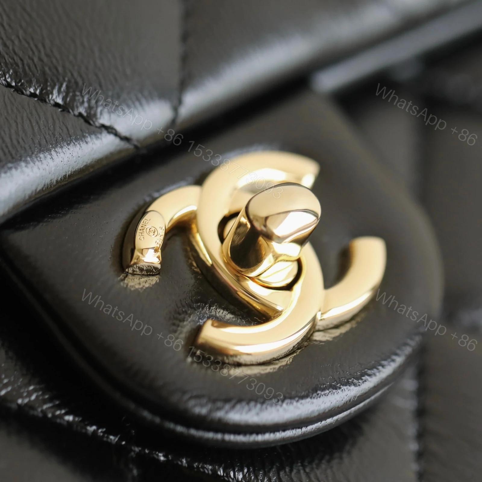 View 12 of 高仿Chanel*24B系列AS4166小羊皮郵差包黑色大號免檢版