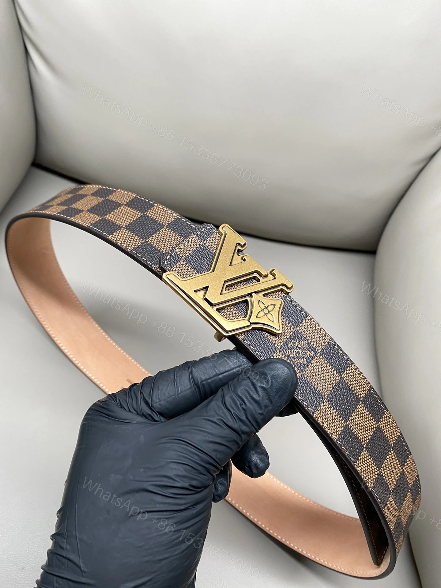 LV 高仿棋盤格皮帶 金色扣頭 經典時尚款 — view 1
