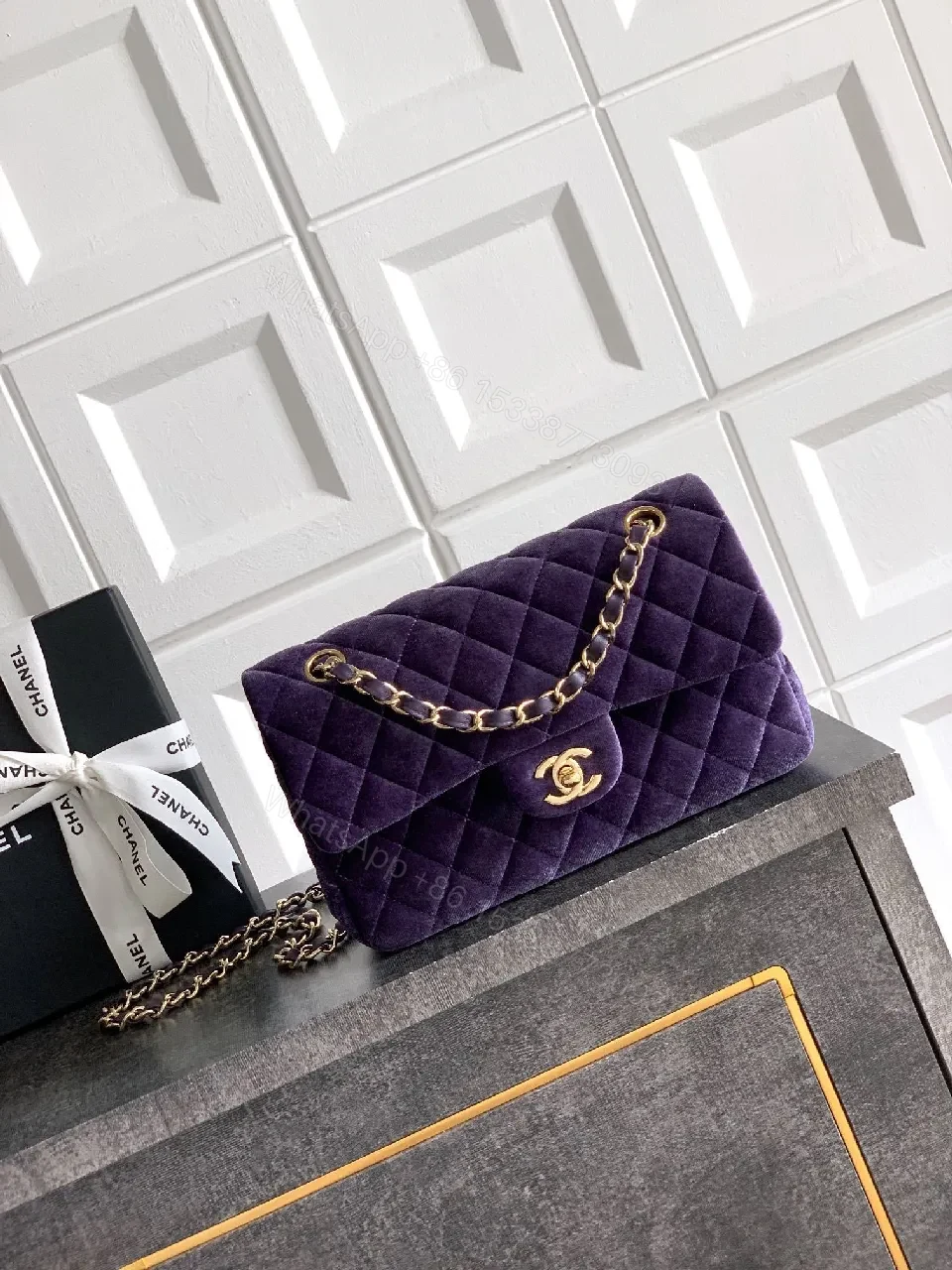 Chic Velvet Crossbody with Gold Chain Strap: Everyday Luxury — view 1