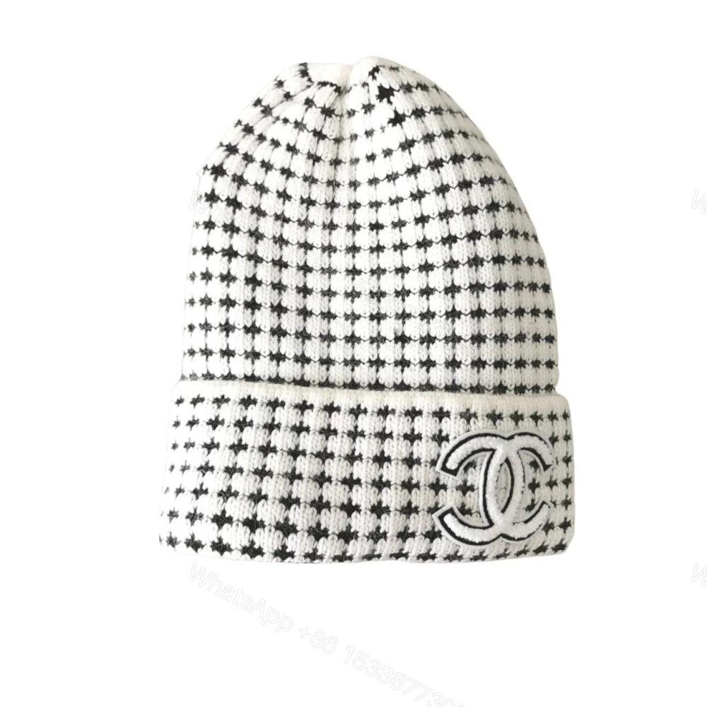 Chanel CC Wool Beanie White — view 1