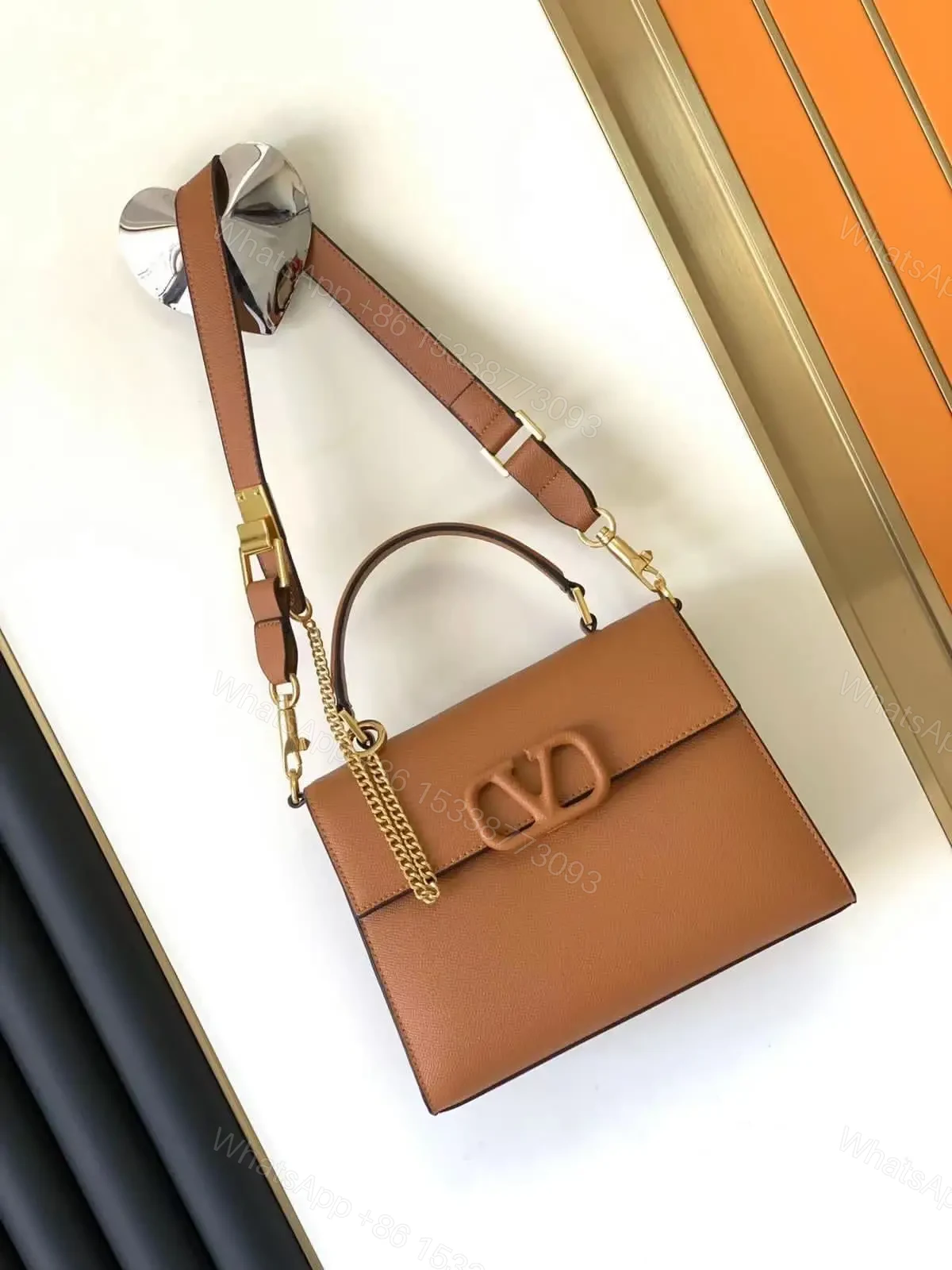 VALENTINO — view 1