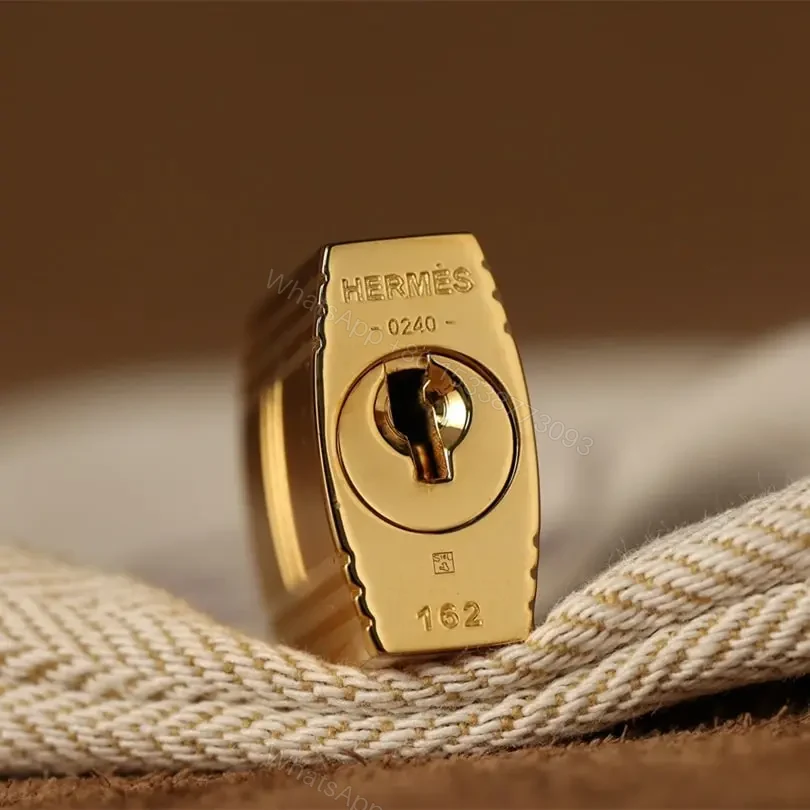 View 18 of 高仿Hermes*Birkin25金棕色金扣免檢版