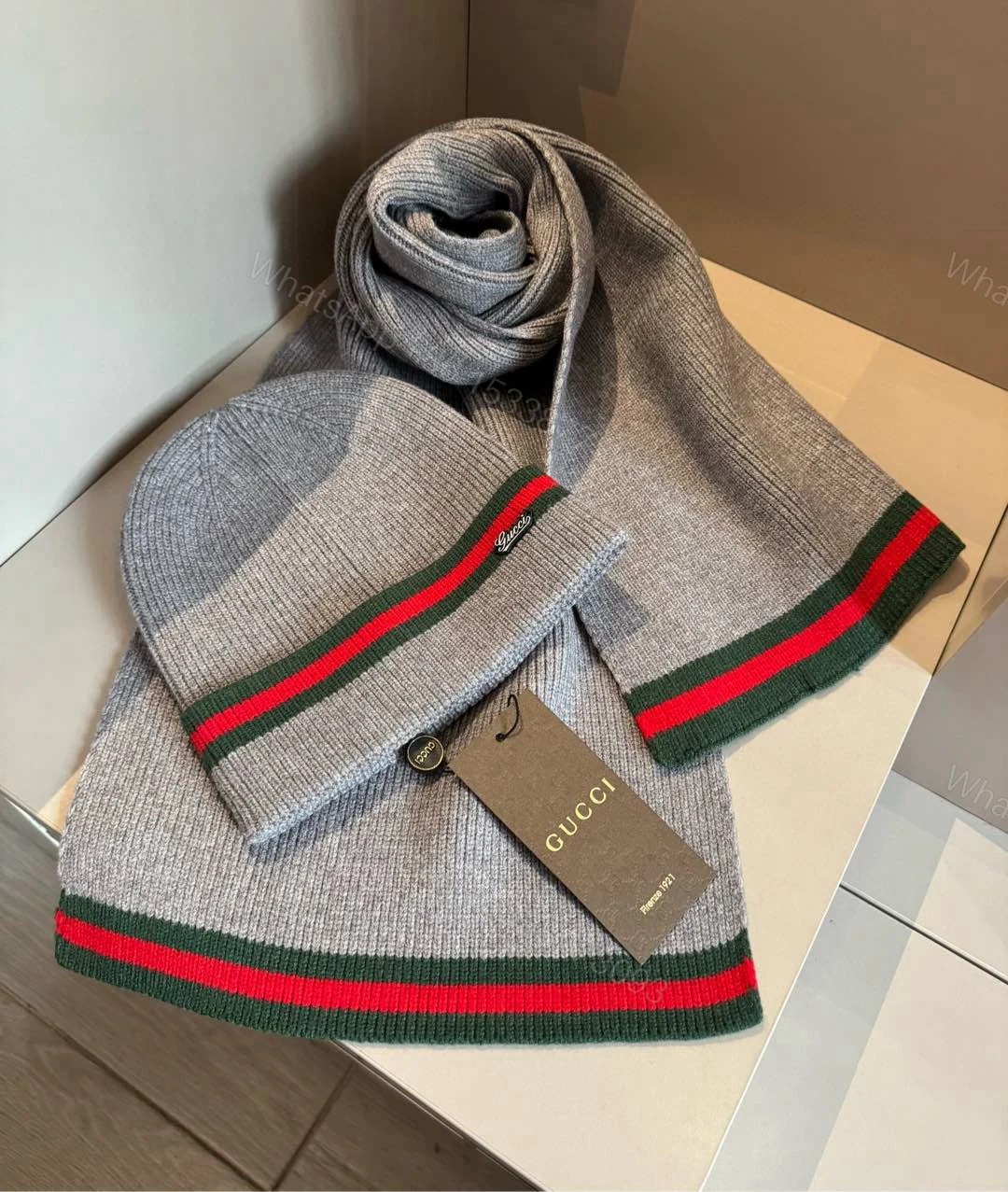 Gucci A貨男女款毛帽圍巾組 經典紅綠織紋 灰色款 — view 1