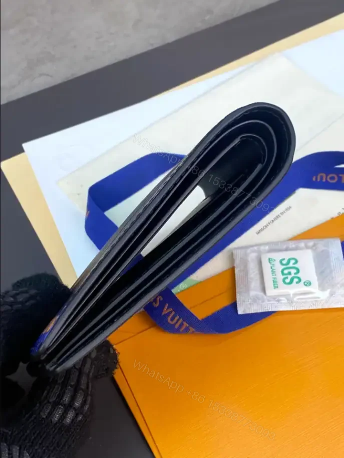 View 3 of LOUIS VUITTON SLENDER WALLET – LBV399