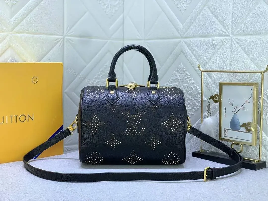 LOUIS VUITTON — view 1