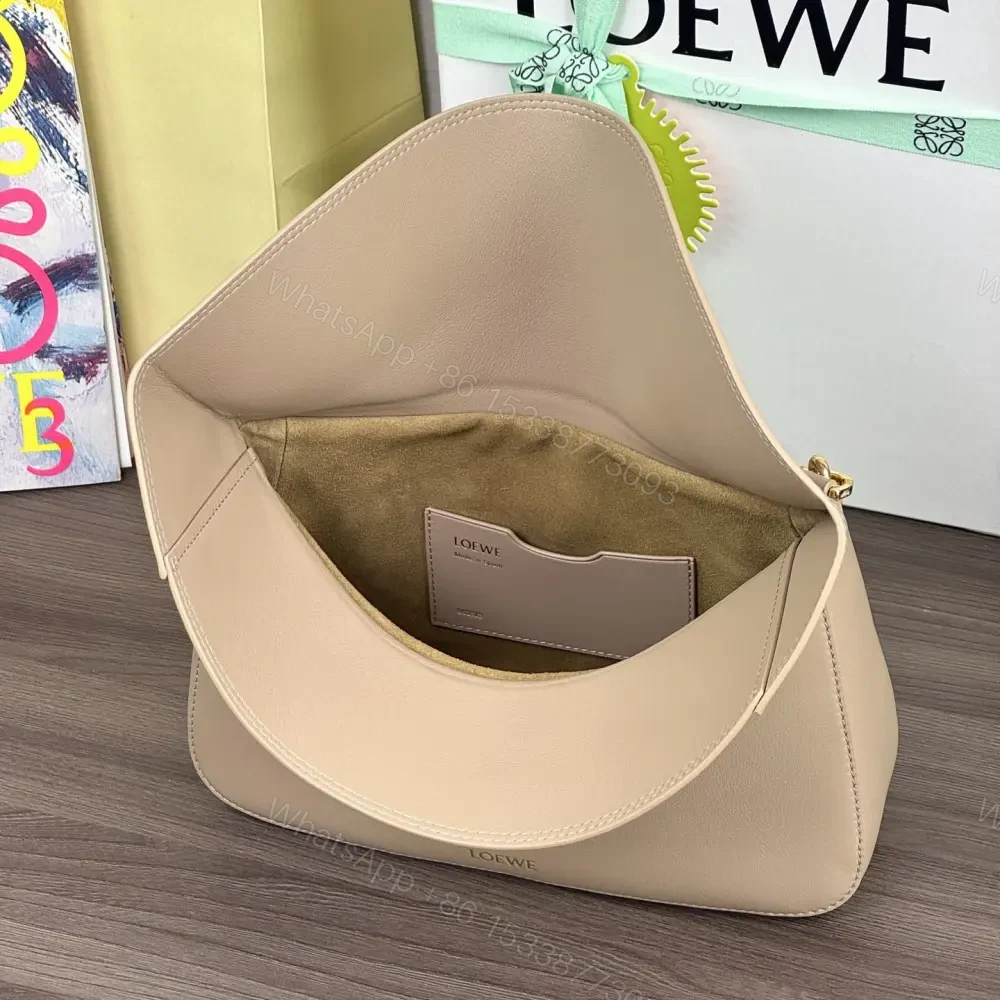 View 10 of 高仿Loewe*Ola系列2150小牛皮腋下包沙色中號免檢版