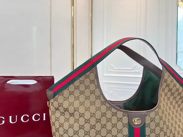 View 5 of Gucci Giglio small tote bag