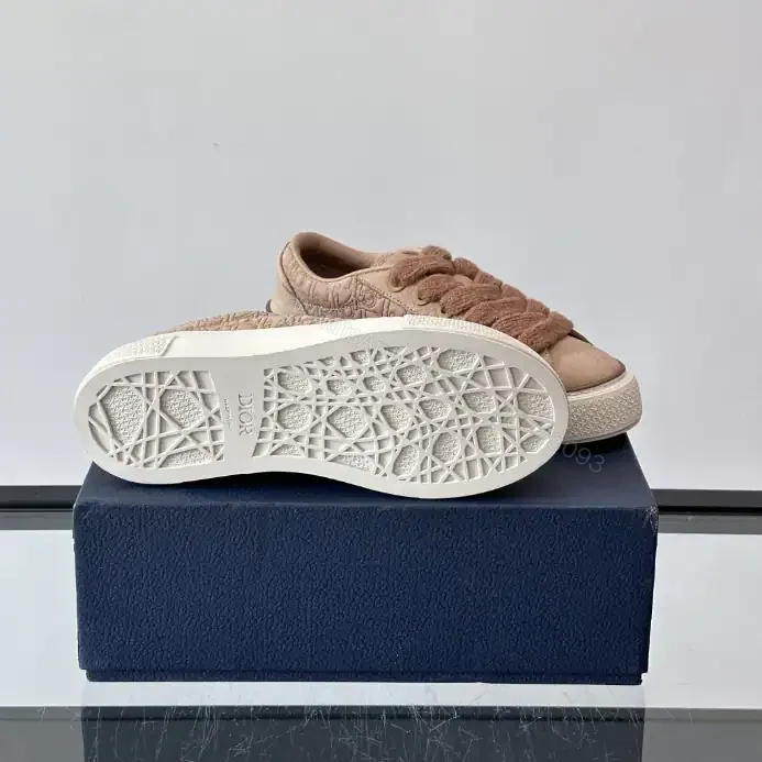 View 5 of DIOR B33 SPIN SNEAKERS BEIGE NUBUCK AND BEIGE DIOR GRAVITY NUBUCK – CD206